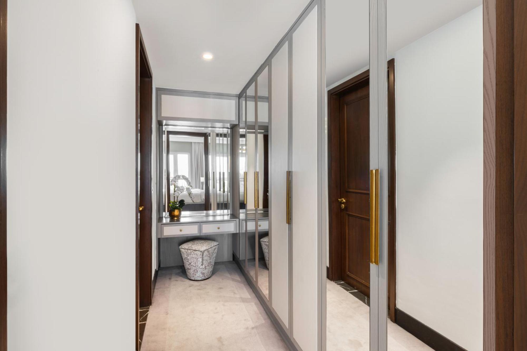 Al Habtoor Polo Resort Dubaj Zewnętrze zdjęcie The interior of a typical apartment